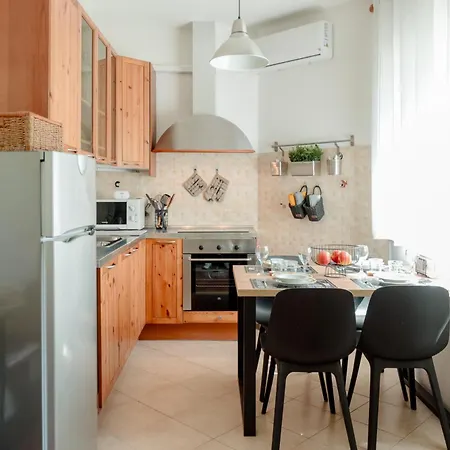 Apartment Dolce Art For 4 Triest
